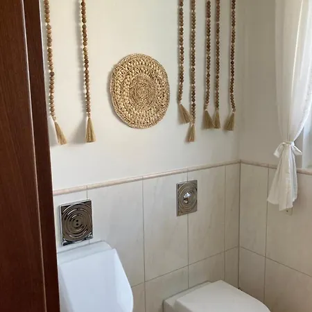 Juna Apartment *